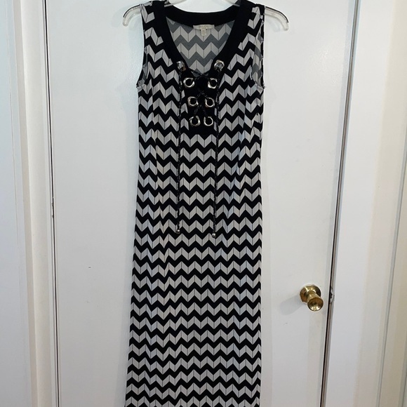 Haani Dress Maxi Sleeveless chevron Boho PS Lace up Neckline - Picture 1 of 7